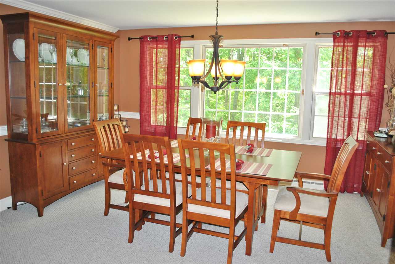 10 Apache Road Nashua, NH 03063 - Photo 10 of 26