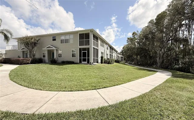 $2,050 | 1719 Hammocks Avenue, Lutz, FL 33549