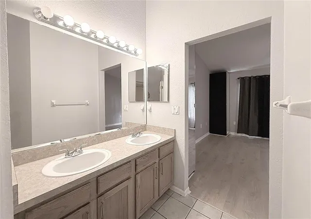 $2,050 | 1719 Hammocks Avenue, Lutz, FL 33549