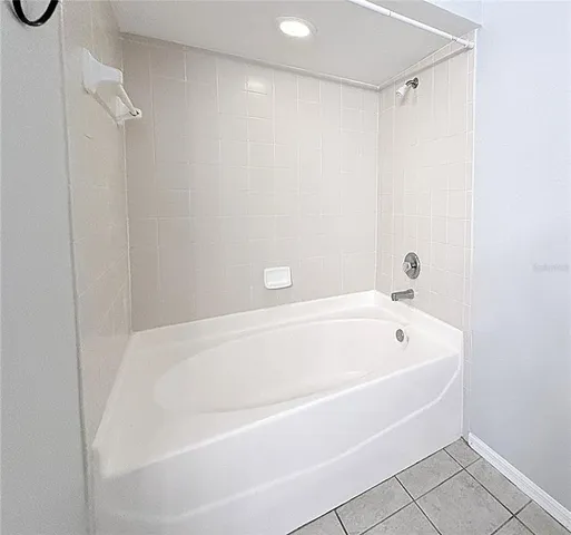 $2,050 | 1719 Hammocks Avenue, Lutz, FL 33549