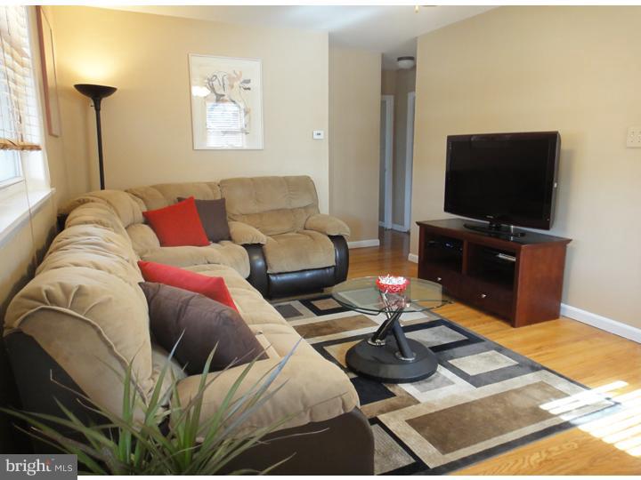 1815 Tomlinson Road Philadelphia, PA 19116 - Photo 1 of 21 Living Room