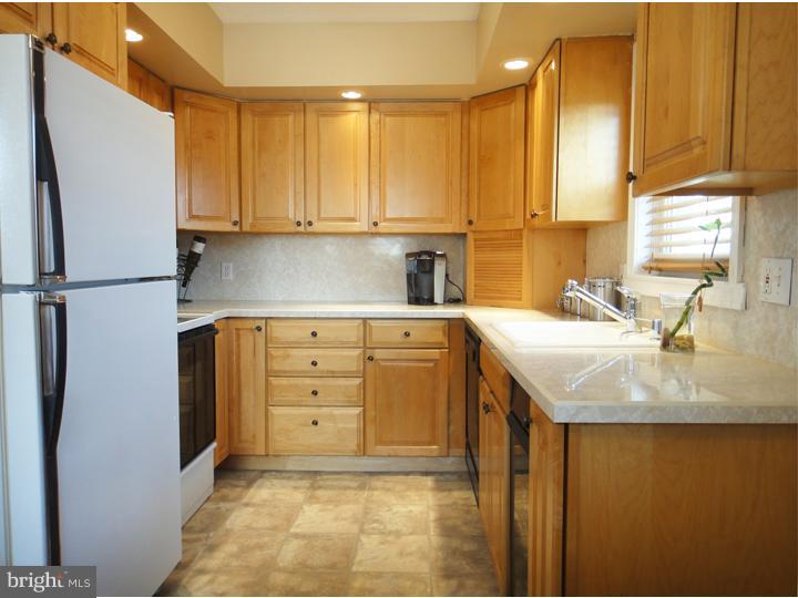 1815 Tomlinson Road Philadelphia, PA 19116 - Photo 2 of 21 Kitchen