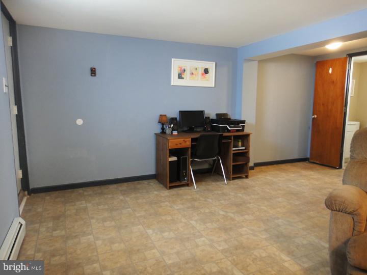 1815 Tomlinson Road Philadelphia, PA 19116 - Photo 14 of 21 Family Room