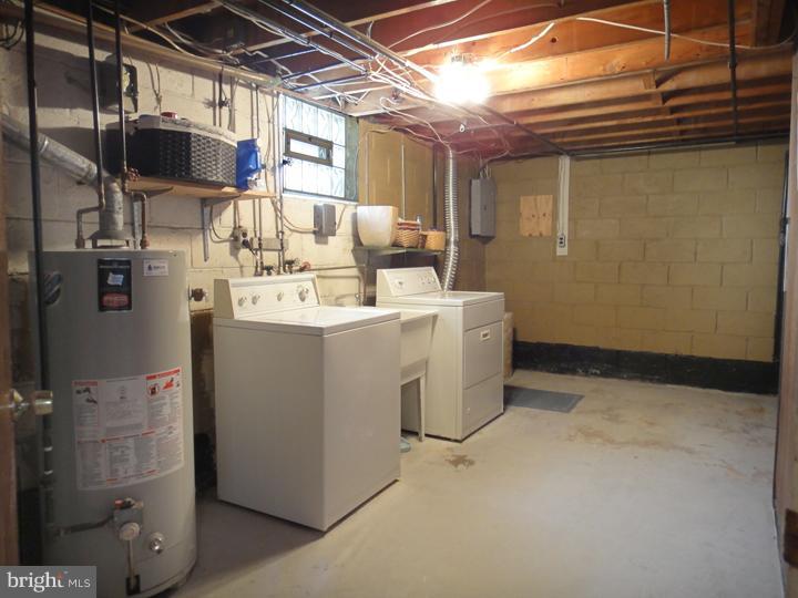 1815 Tomlinson Road Philadelphia, PA 19116 - Photo 16 of 21 Laundry Room