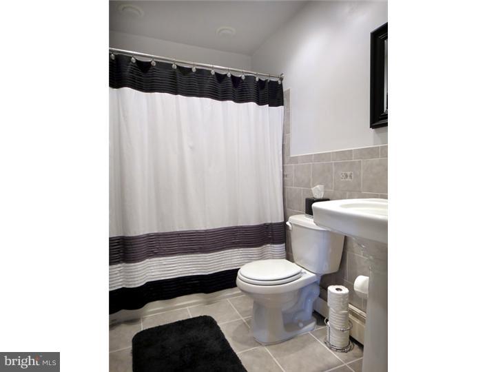 1815 Tomlinson Road Philadelphia, PA 19116 - Photo 7 of 21 Bathroom