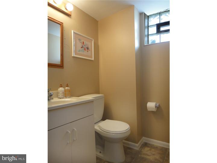1815 Tomlinson Road Philadelphia, PA 19116 - Photo 9 of 21 Bathroom