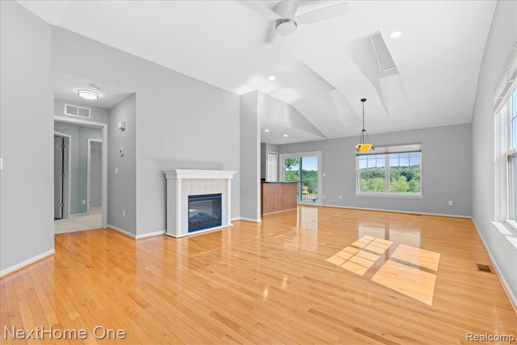 10083 Ridge Run Street, Unit 24 Howell, MI 48855 - Photo 4 of 27 Gallery Image 4