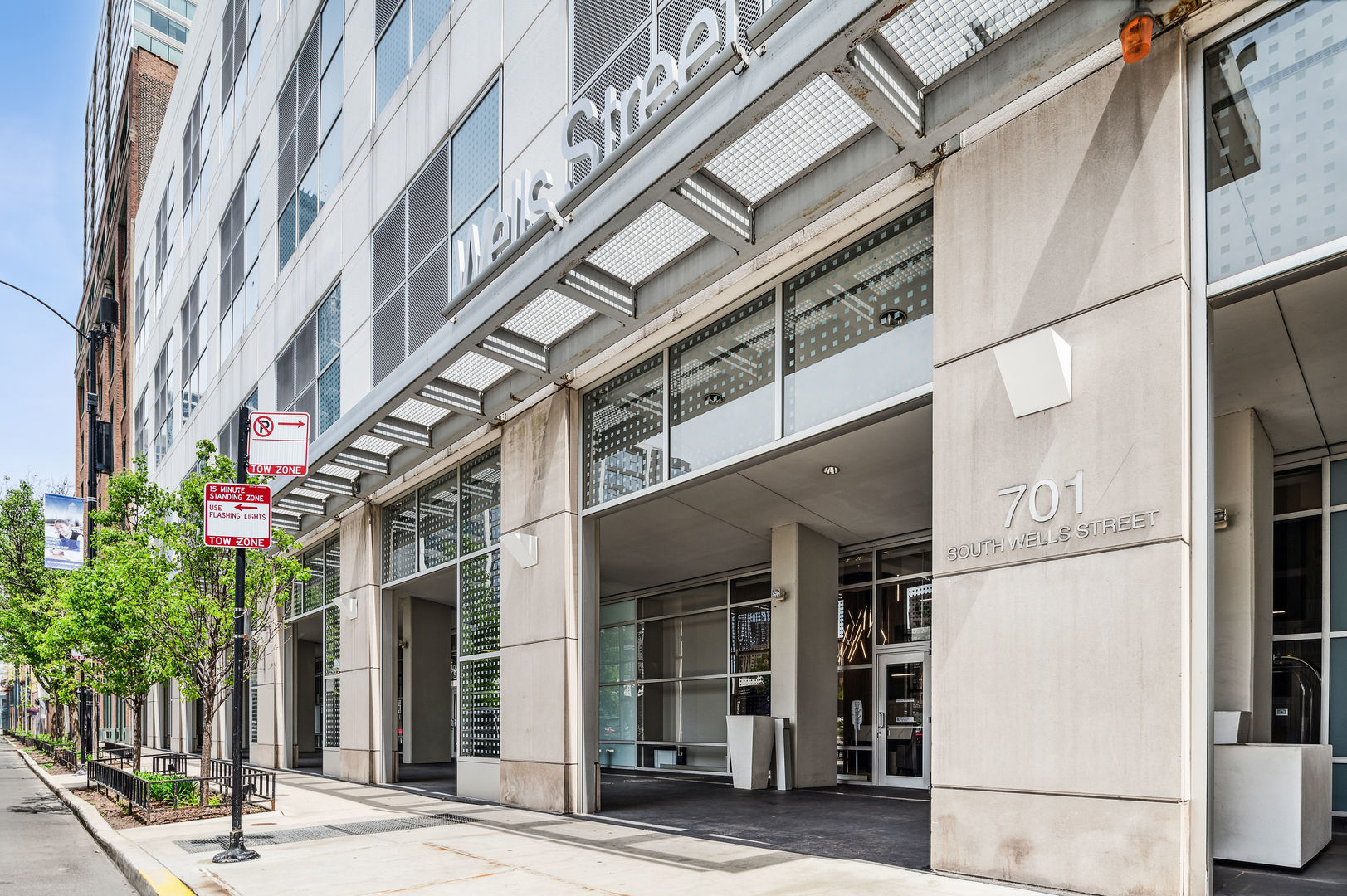 701 South Wells Street, Unit 903 Chicago, IL 60607 - Photo 2 of 20 a view of a building with a street