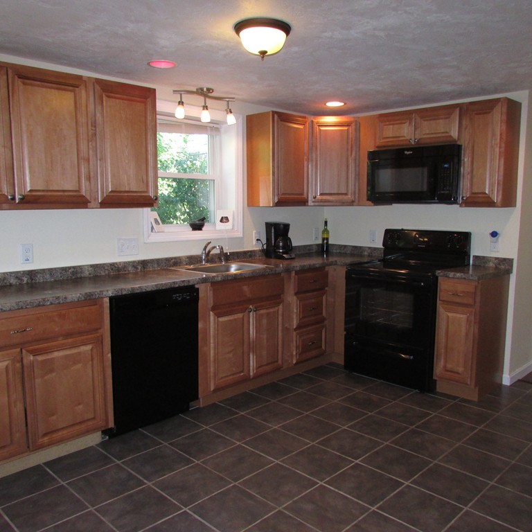 304 Main Street Townsend, MA 01469 - Photo 3 of 23 Gallery Image 3