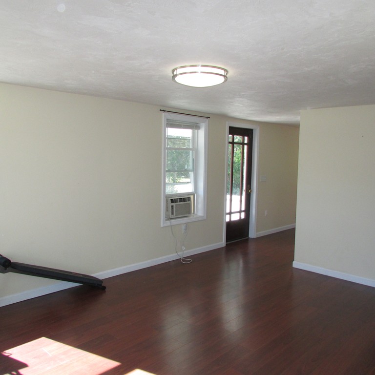 304 Main Street Townsend, MA 01469 - Photo 8 of 23 Gallery Image 8