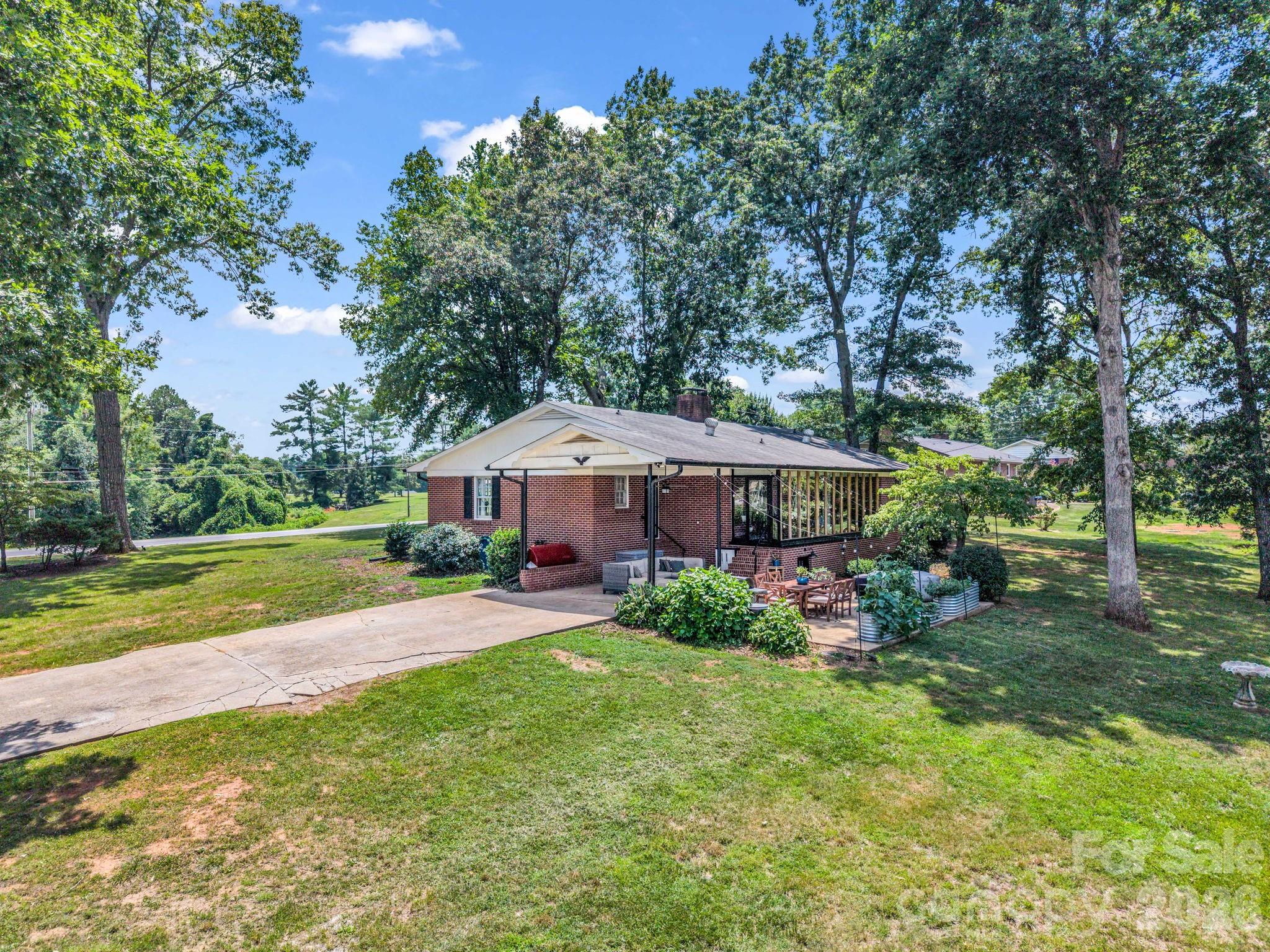 201 Lincoln Road Forest City, NC 28043 - Photo 3 of 32