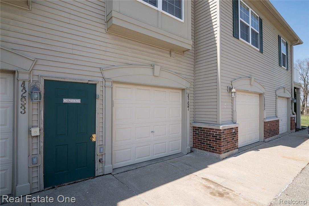 4297 Hampton Ridge Boulevard Howell, MI 48843 - Photo 37 of 41 5_38.jpg