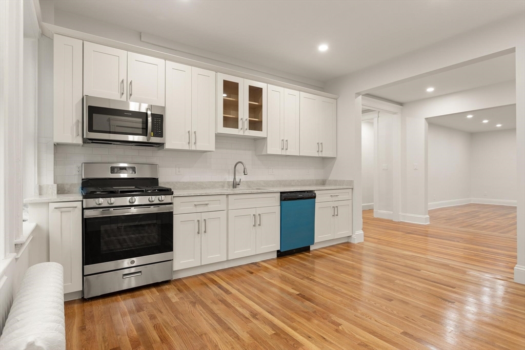 441 Washington Street, Unit 2 Brookline, MA 02446 - Photo 4 of 21