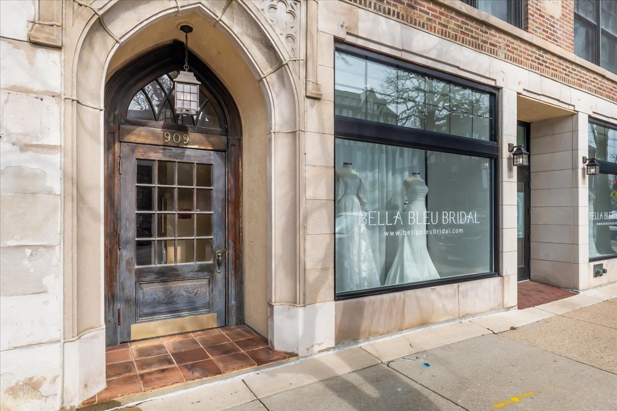 909 Green Bay Road, Unit 2S Winnetka, IL 60093 - Photo 1 of 12