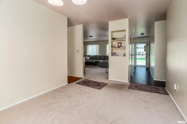 $185,000 | 3103 Woodlawn Place, Marion, IL 62959