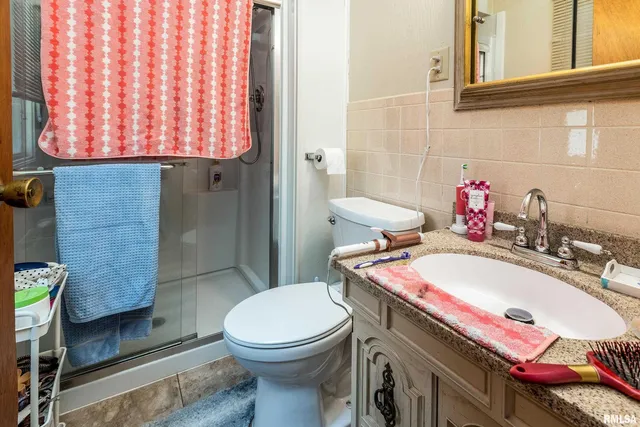 $185,000 | 3103 Woodlawn Place, Marion, IL 62959