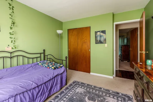 $185,000 | 3103 Woodlawn Place, Marion, IL 62959