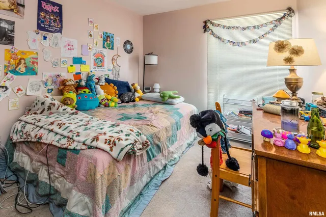 $185,000 | 3103 Woodlawn Place, Marion, IL 62959