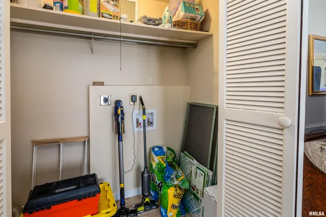 $185,000 | 3103 Woodlawn Place, Marion, IL 62959