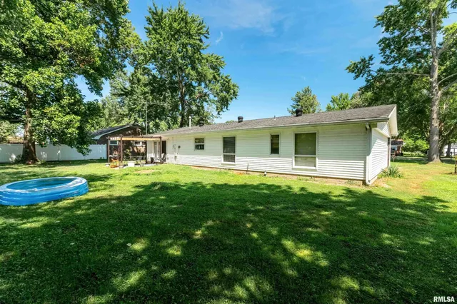 $185,000 | 3103 Woodlawn Place, Marion, IL 62959