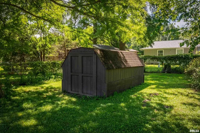 $185,000 | 3103 Woodlawn Place, Marion, IL 62959