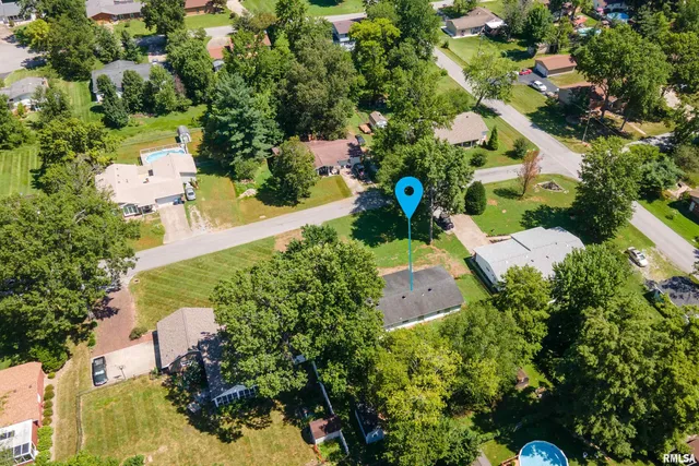 $185,000 | 3103 Woodlawn Place, Marion, IL 62959