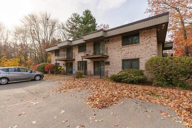 $239,000 | 2 Strawberry Bank Road, Unit 17, Nashua, NH 03062