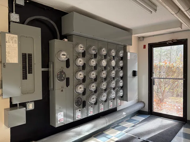 $239,000 | 2 Strawberry Bank Road, Unit 17, Nashua, NH 03062