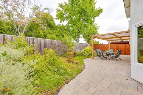 $1,199,900 | 7934 Calle Posada, Carlsbad, CA 92009