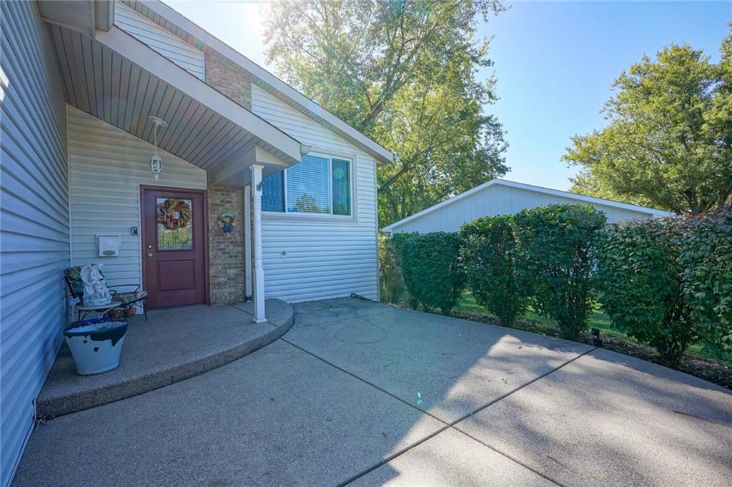 835 Emerson Road Carmel, IN 46032 - Photo 2 of 32 Gallery Image 2