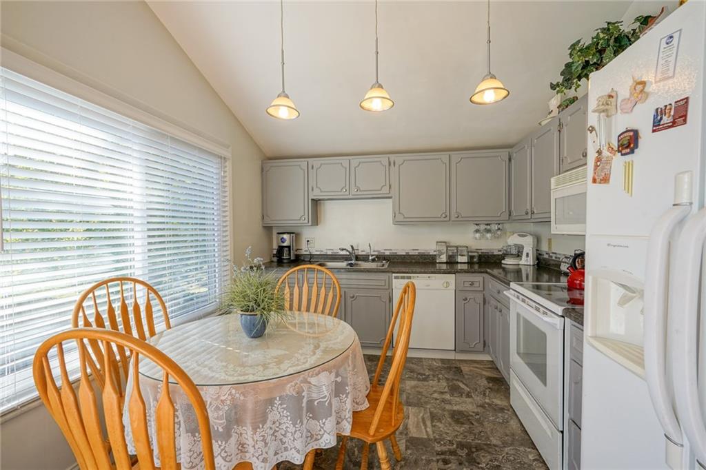 835 Emerson Road Carmel, IN 46032 - Photo 11 of 32 Gallery Image 11