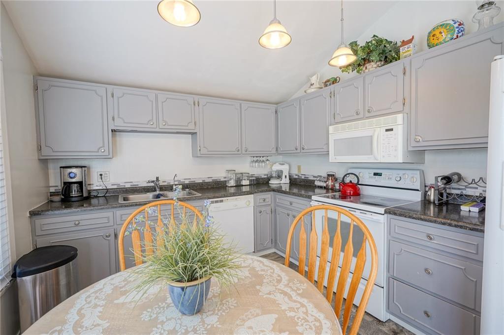 835 Emerson Road Carmel, IN 46032 - Photo 12 of 32 Gallery Image 12