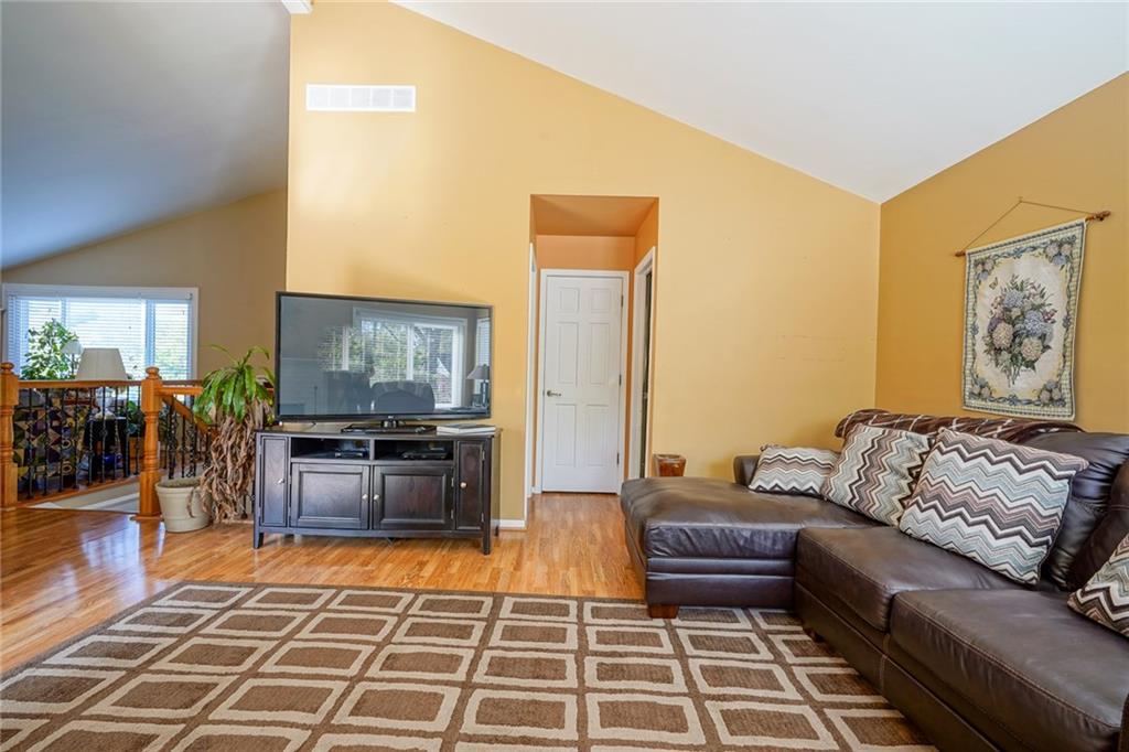 835 Emerson Road Carmel, IN 46032 - Photo 8 of 32 Gallery Image 8