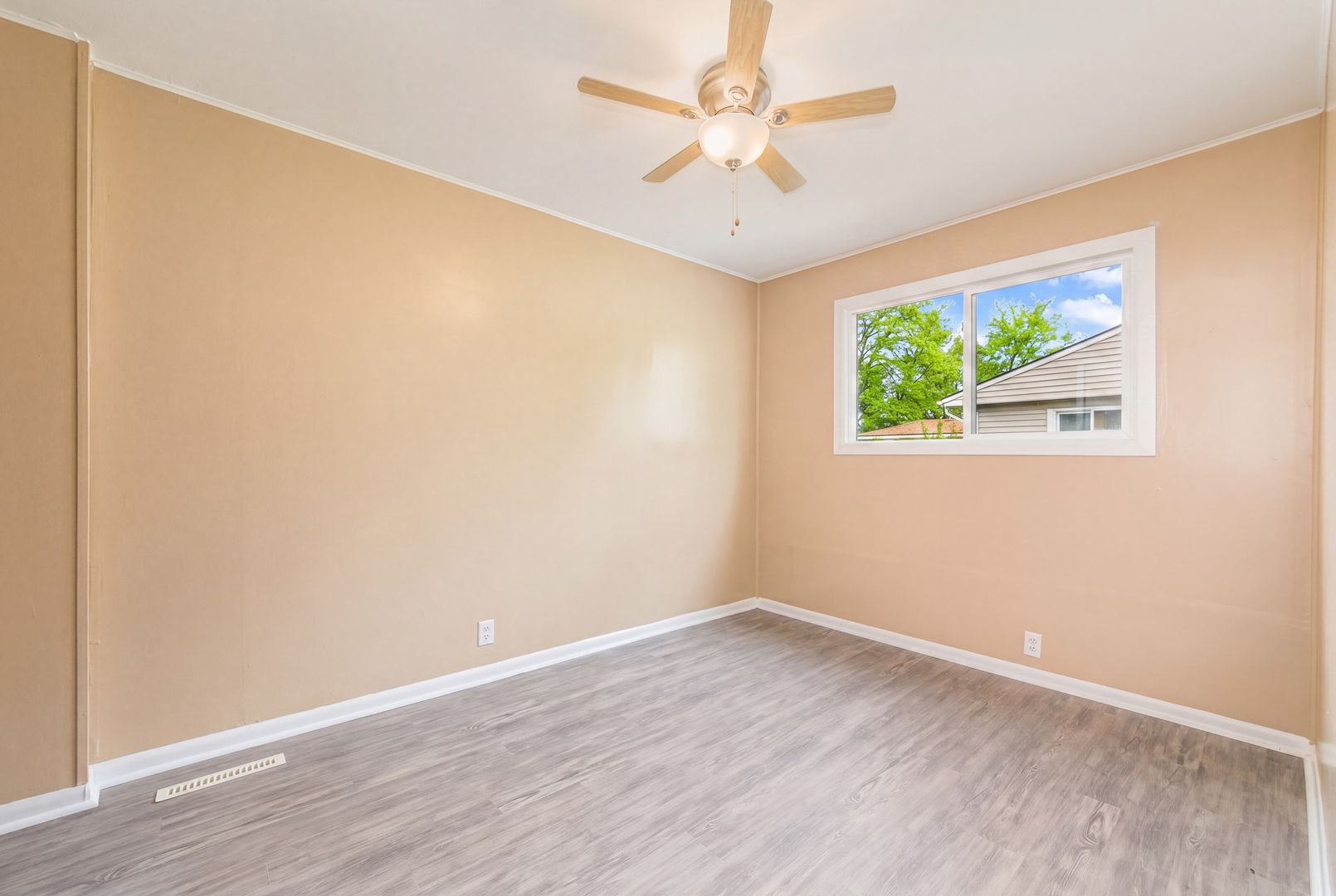 22 Wren Road Carpentersville, IL 60110 - Photo 12 of 16