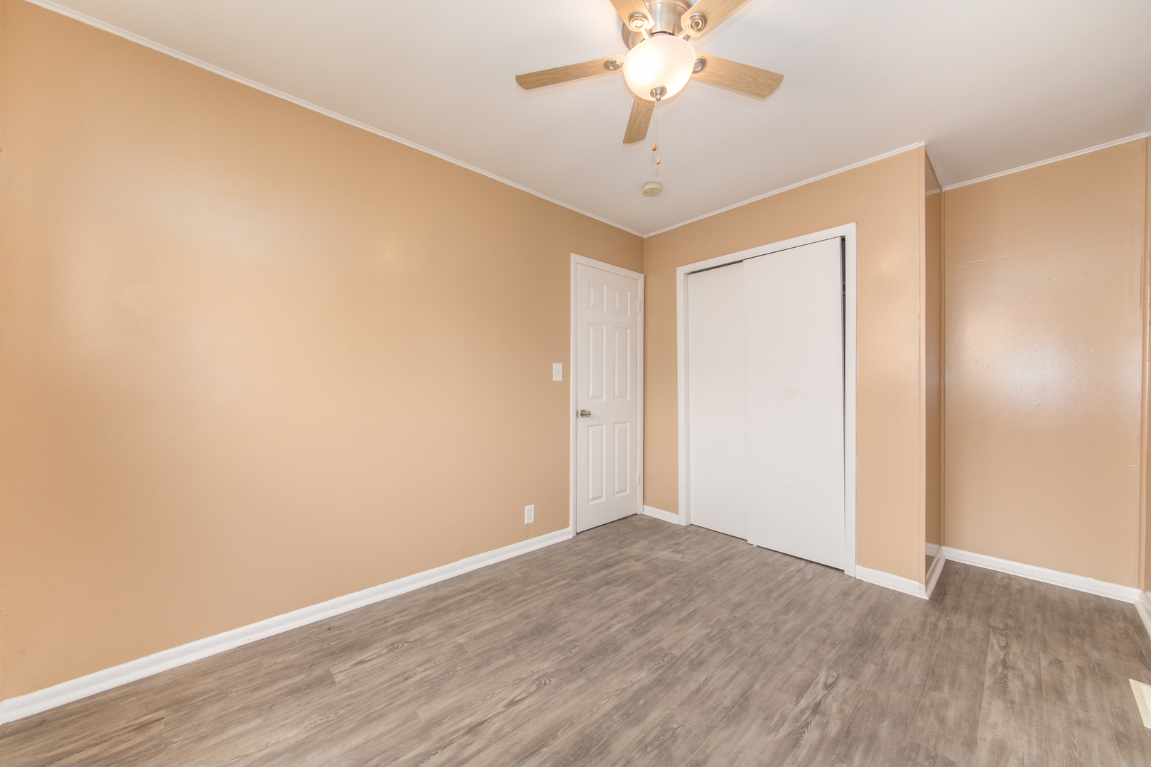 22 Wren Road Carpentersville, IL 60110 - Photo 13 of 16