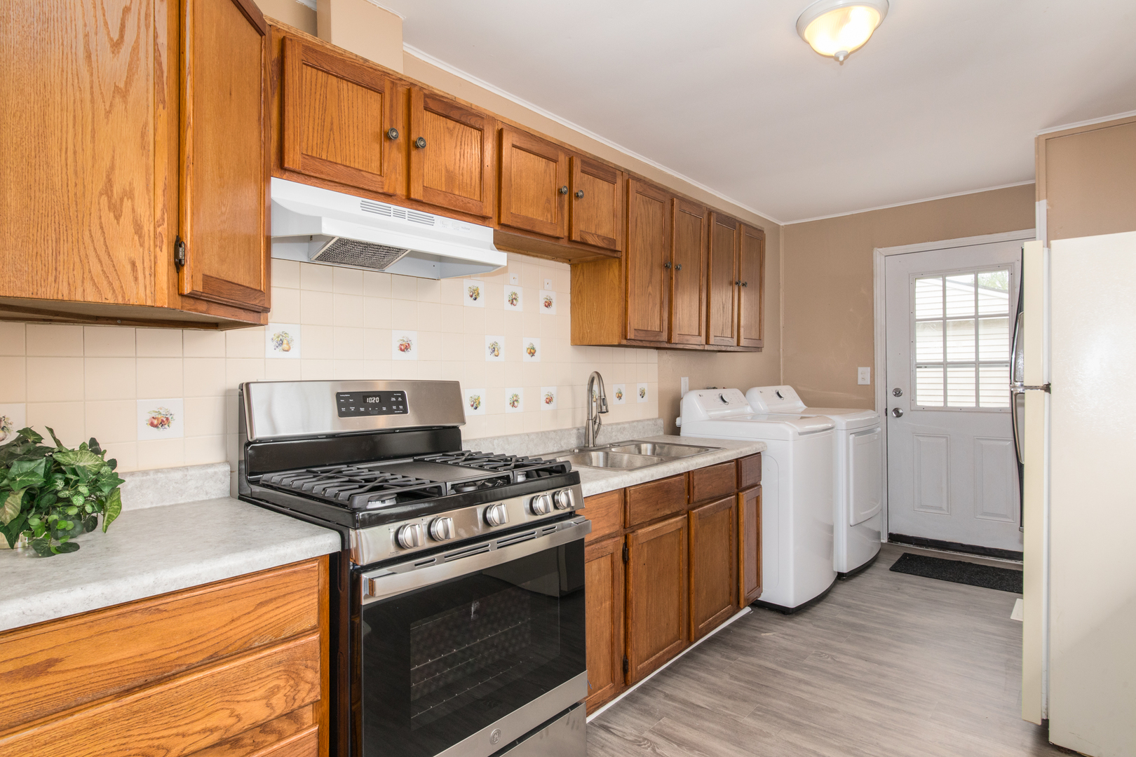 22 Wren Road Carpentersville, IL 60110 - Photo 3 of 16
