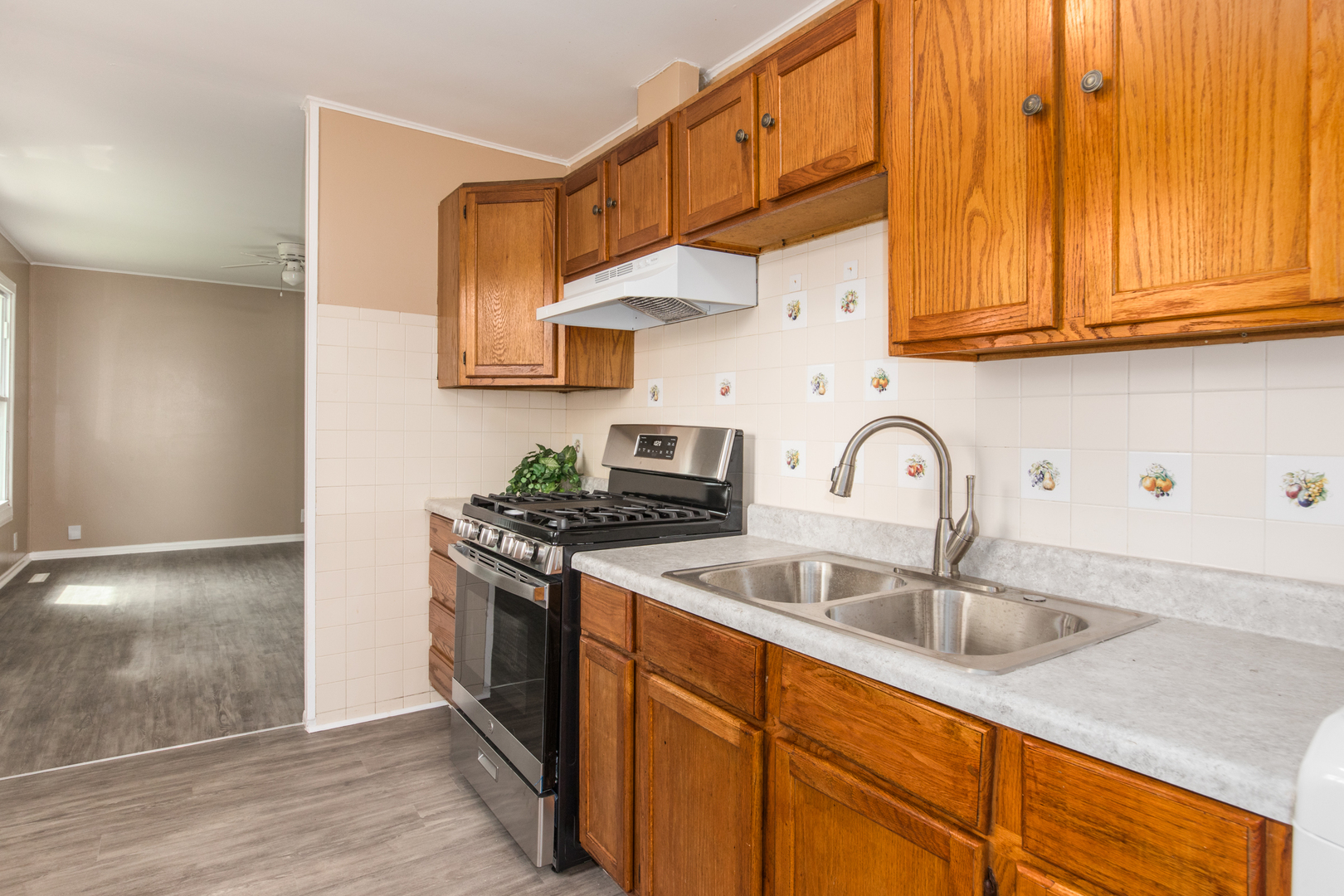 22 Wren Road Carpentersville, IL 60110 - Photo 4 of 16