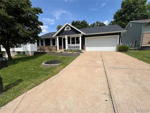 $395,000 | 4 Marcus Drive, St. Peters, MO 63376