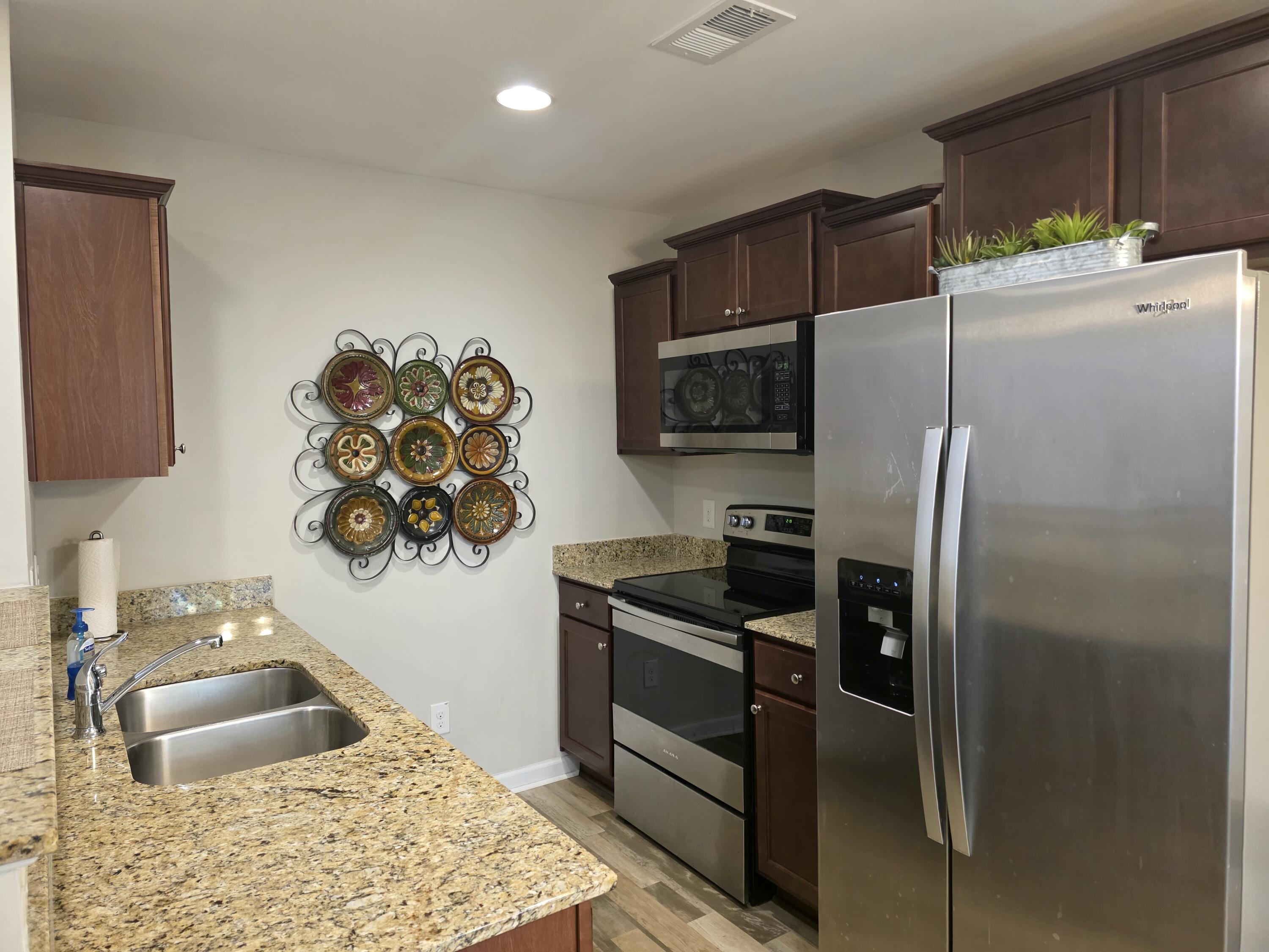 276 Jackson Street Goose Creek, SC 29445 - Photo 8 of 35 20260120_141931 (1)