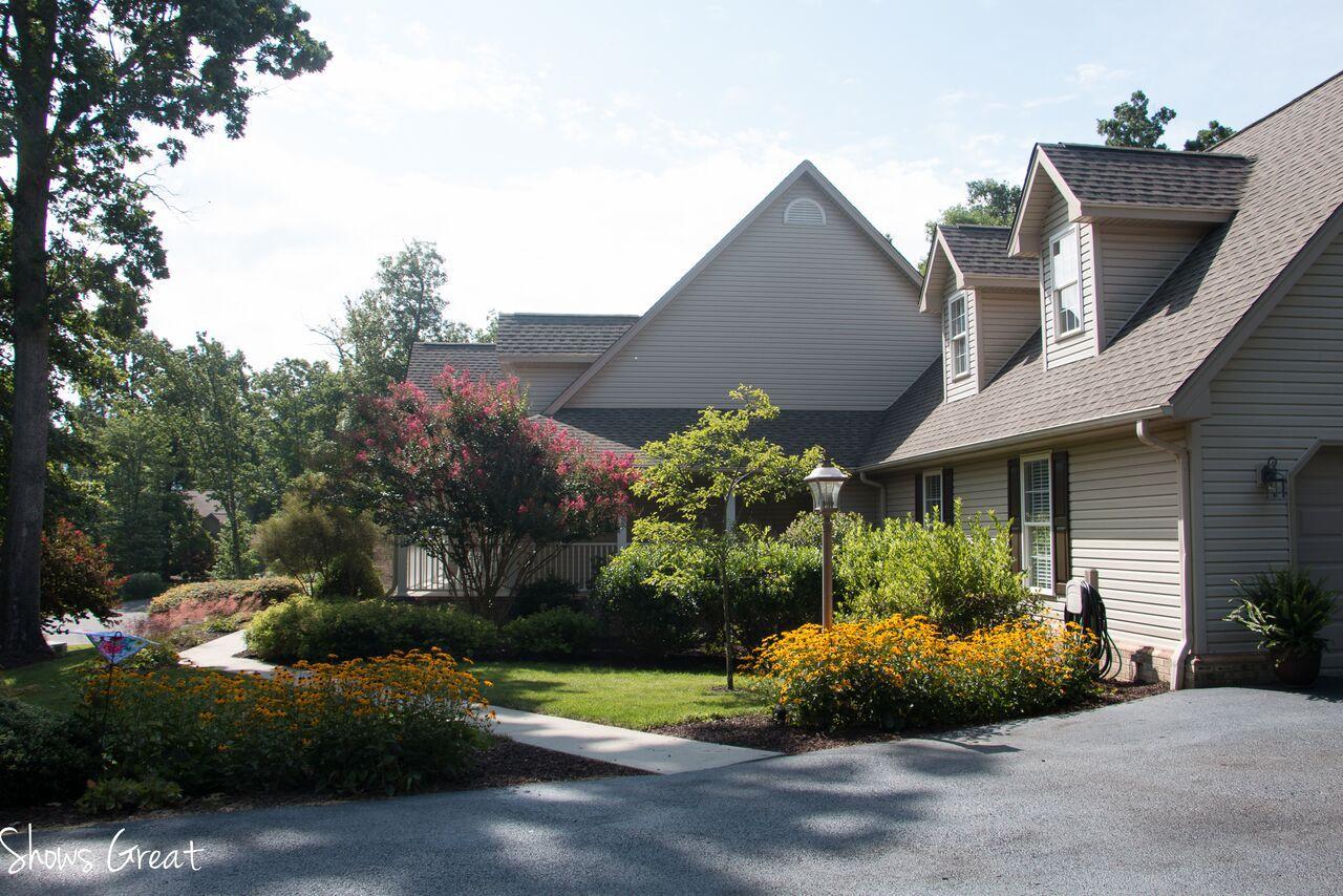 170 Chesney Place Blue Ridge, VA 24064 - Photo 42 of 55 Sidewalk