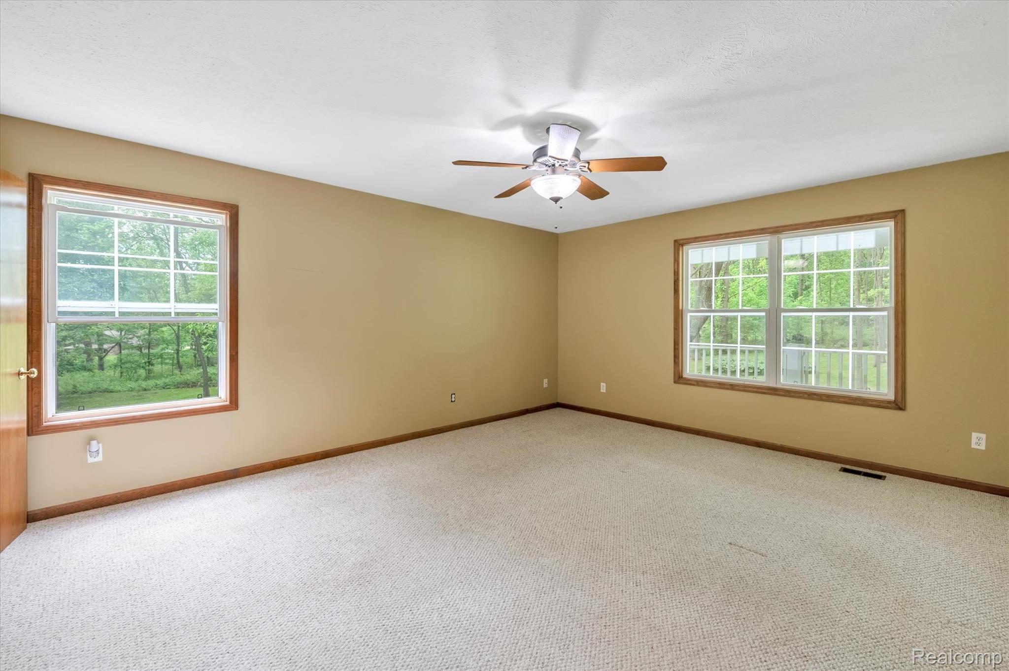 522 South Hacker Road Brighton, MI 48114 - Photo 10 of 21 522 S. Hacker Rd - Master Bedroom