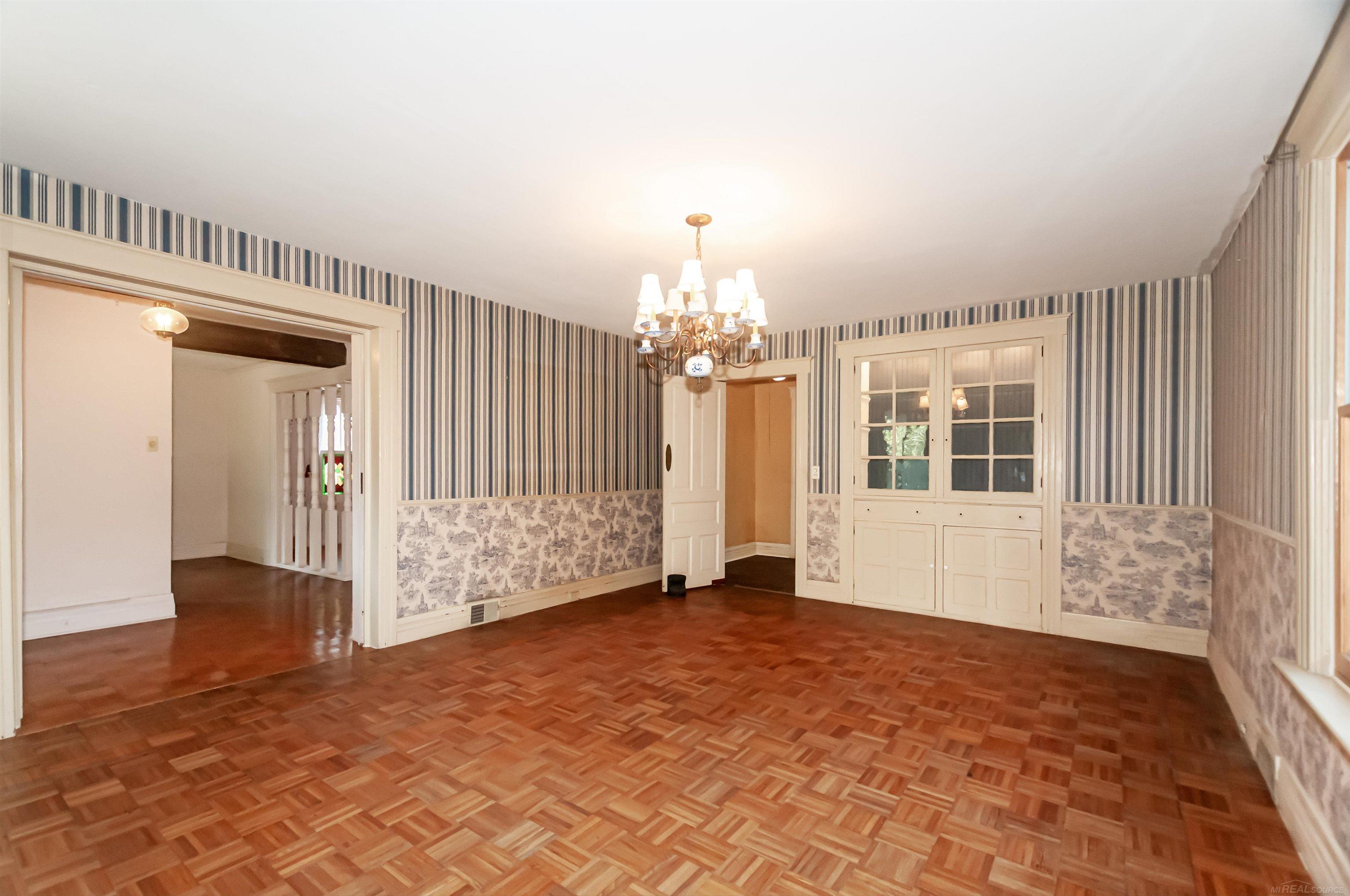 194 Moross Road Grosse Pointe, MI 48236 - Photo 21 of 64 50218137-8ce11ad6-4e4c-4ed9-9f29-45439281ccaa.JPG