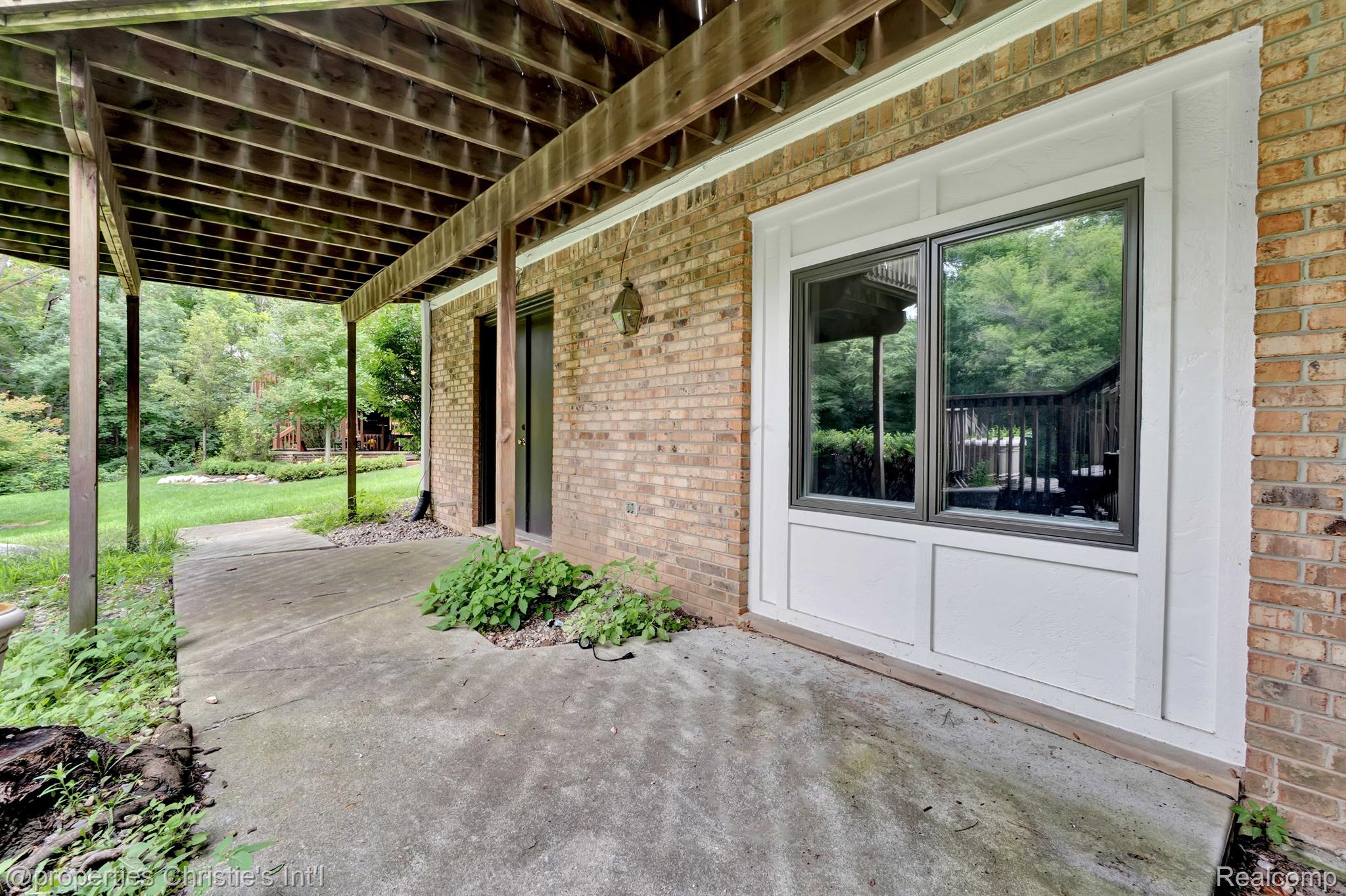 31237 Country Ridge Circle Farmington, MI 48331 - Photo 41 of 45 Gallery Image 41