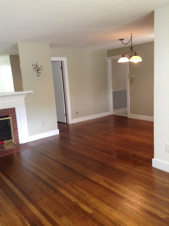 61 Westview Road Worcester, MA 01602 - Photo 3 of 15