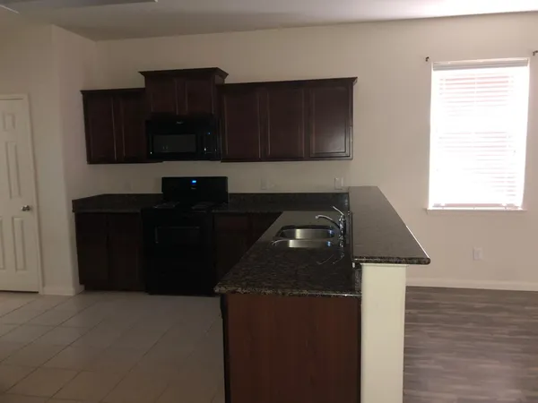 $1,875 | 30826 West Lost Creek Boulevard, Magnolia, TX 77355