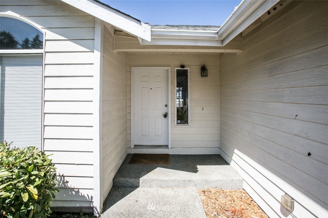 1445 Pierce Avenue Northeast Renton, WA 98056 - Photo 2 of 23 Gallery Image 2