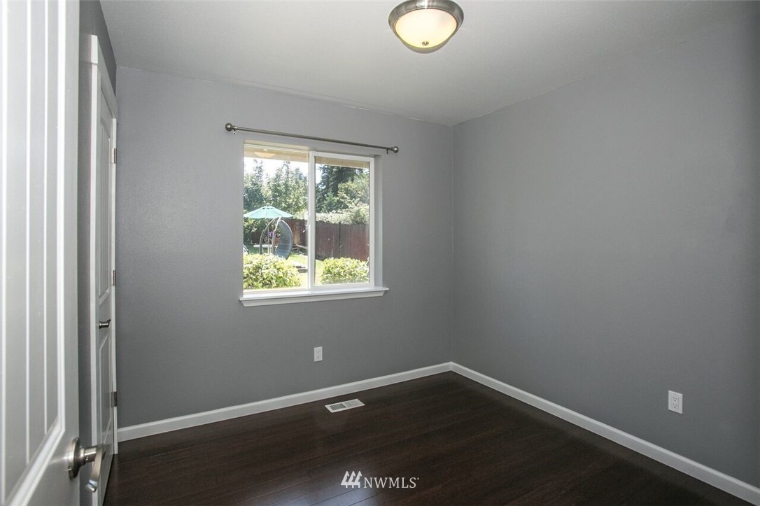 1445 Pierce Avenue Northeast Renton, WA 98056 - Photo 17 of 23 Gallery Image 17