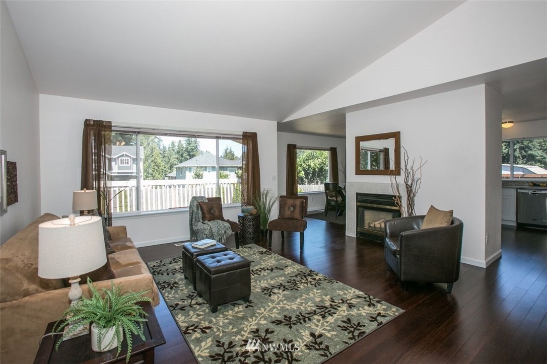 1445 Pierce Avenue Northeast Renton, WA 98056 - Photo 7 of 23 Gallery Image 7