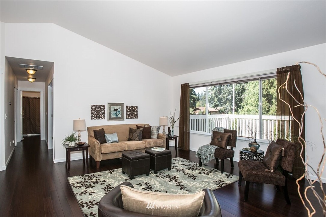 1445 Pierce Avenue Northeast Renton, WA 98056 - Photo 8 of 23 Gallery Image 8