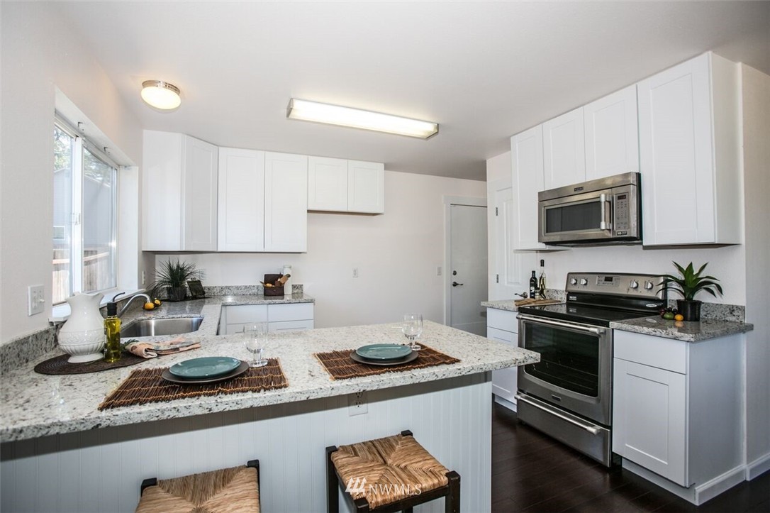 1445 Pierce Avenue Northeast Renton, WA 98056 - Photo 10 of 23 Gallery Image 10